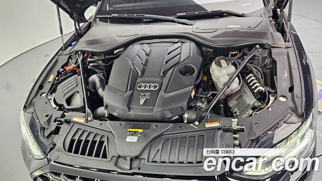 Audi A8 2022 — photo 6