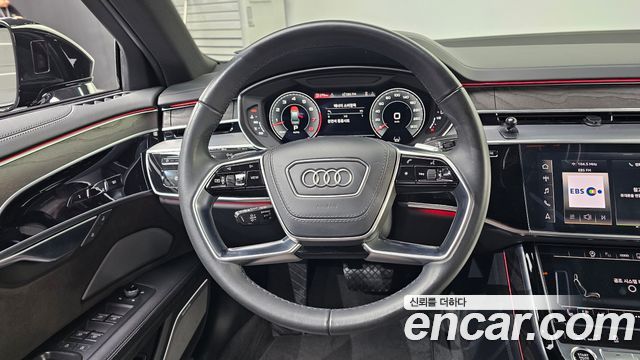 Audi A8 2022 — photo 19