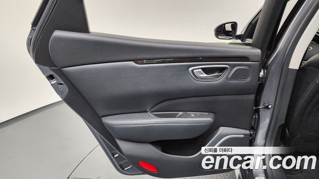 Renault Korea SM6 2017 — photo 15