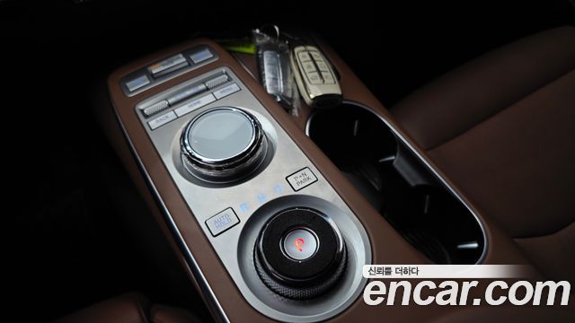 Genesis GV70 2023 — photo 12
