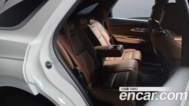 Genesis GV70 2023 — photo 17