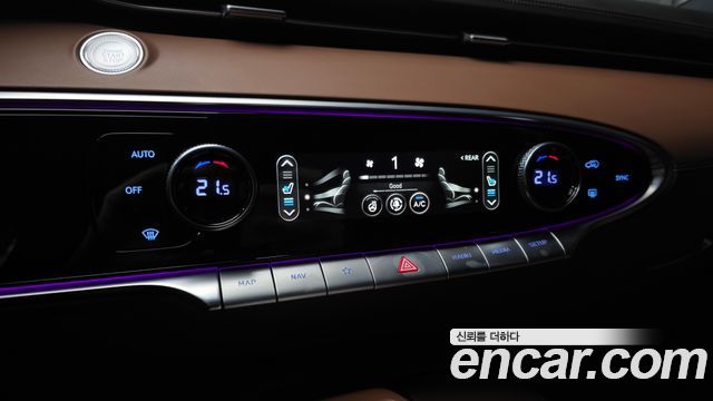 Genesis GV70 2023 — photo 24
