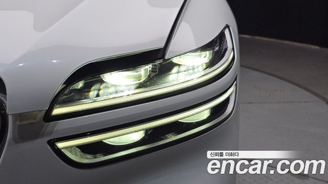 Genesis GV70 2023 — photo 8