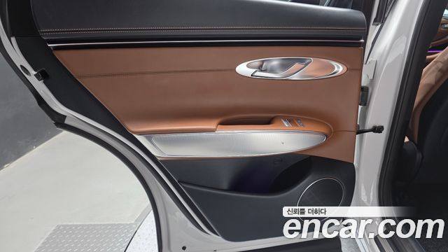 Genesis GV70 2023 — photo 15