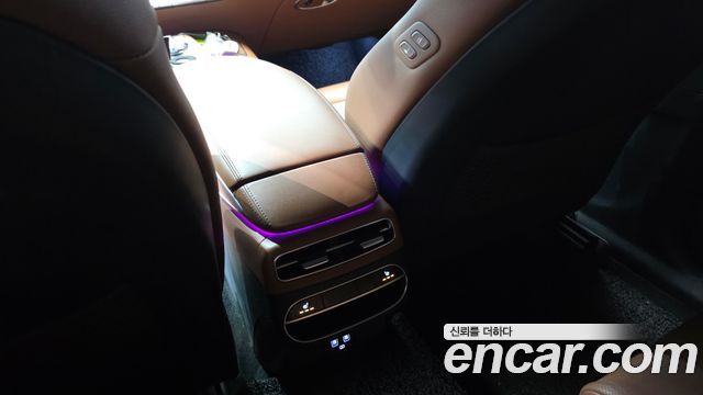 Genesis GV70 2023 — photo 28