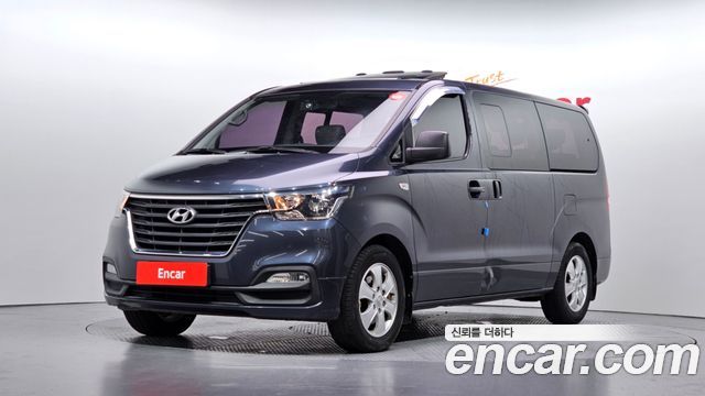 Hyundai Starex 2018 — photo 1