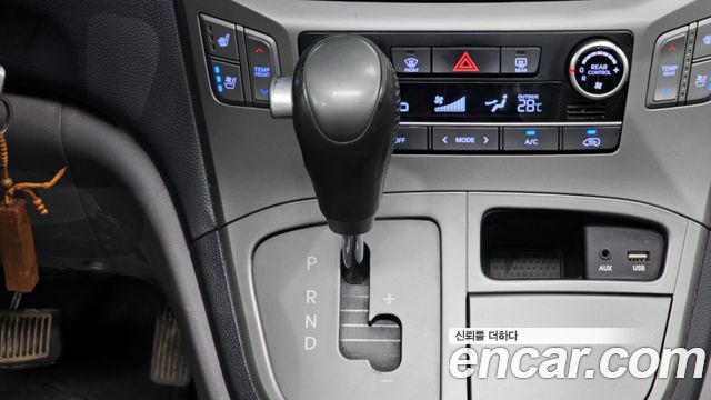 Hyundai Starex 2018 — photo 9