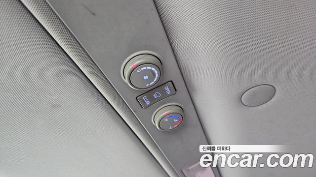 Hyundai Starex 2018 — photo 19