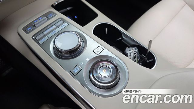 Genesis GV70 2024 — photo 12