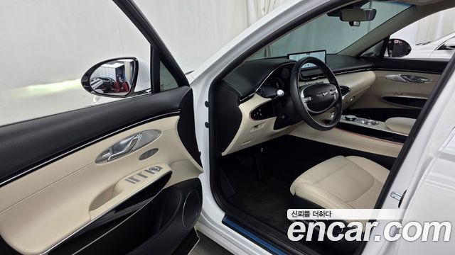 Genesis GV70 2024 — photo 13