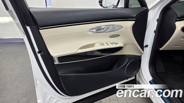 Genesis GV70 2024 — photo 14