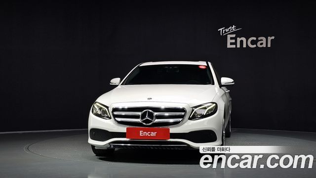Mercedes-Benz E-Class 2018 — photo 3