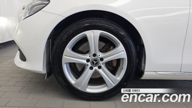 Mercedes-Benz E-Class 2018 — photo 5