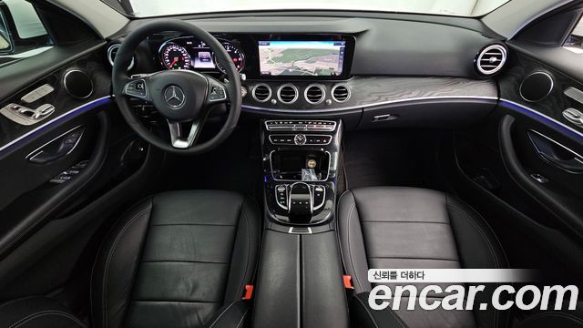 Mercedes-Benz E-Class 2018 — photo 10