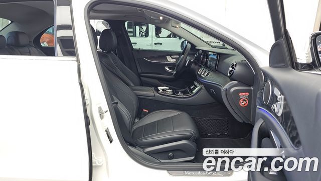 Mercedes-Benz E-Class 2018 — photo 17