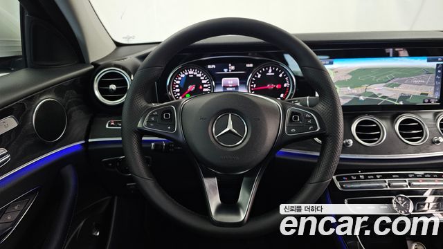 Mercedes-Benz E-Class 2018 — photo 19