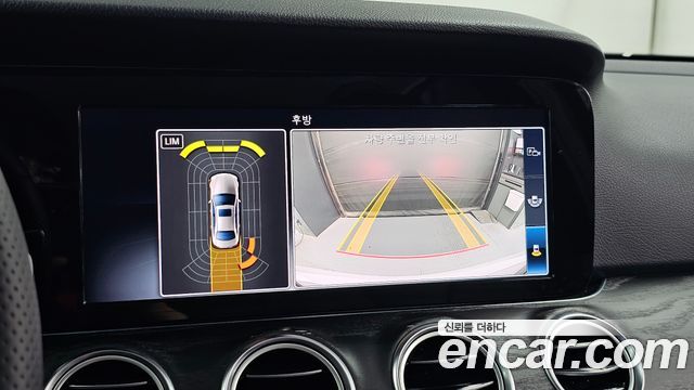 Mercedes-Benz E-Class 2018 — photo 21
