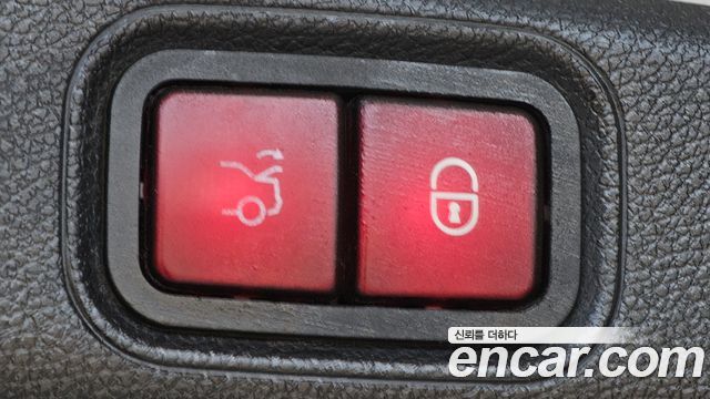 Mercedes-Benz E-Class 2018 — photo 29