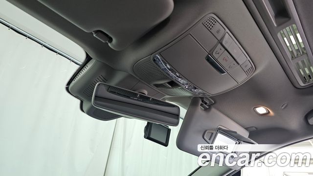 Mercedes-Benz E-Class 2018 — photo 30