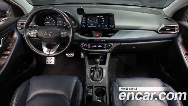 Hyundai i30 2017 — photo 10