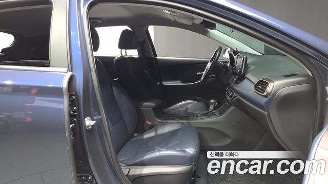 Hyundai i30 2017 — photo 17