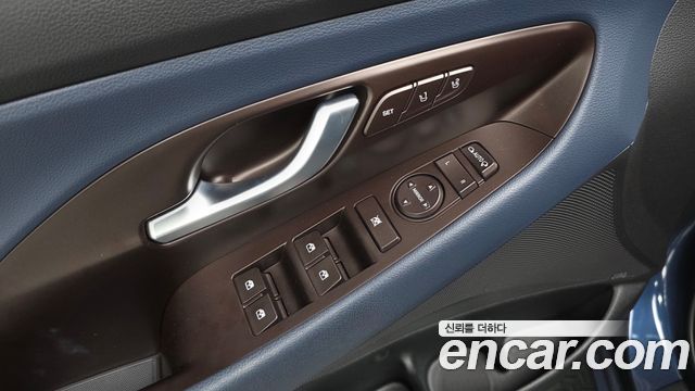 Hyundai i30 2017 — photo 25
