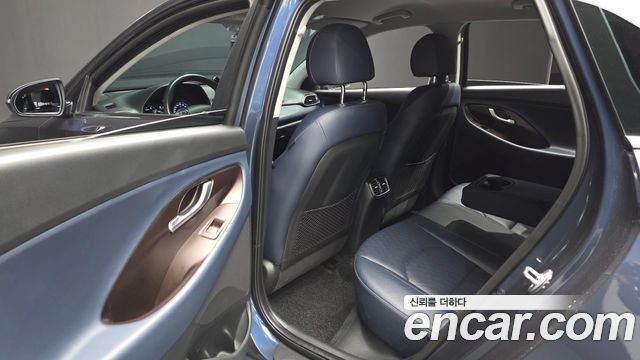Hyundai i30 2017 — photo 16