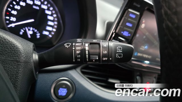 Hyundai i30 2017 — photo 28