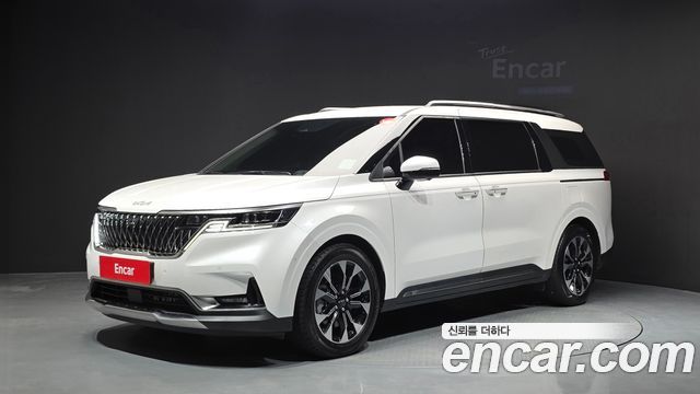 Kia Canival 2023 — photo 1