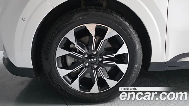 Kia Canival 2023 — photo 5