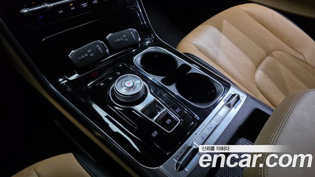 Kia Canival 2023 — photo 9
