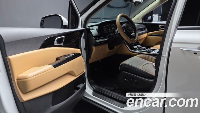 Kia Canival 2023 — photo 10