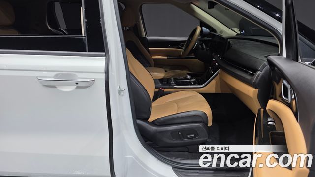 Kia Canival 2023 — photo 11