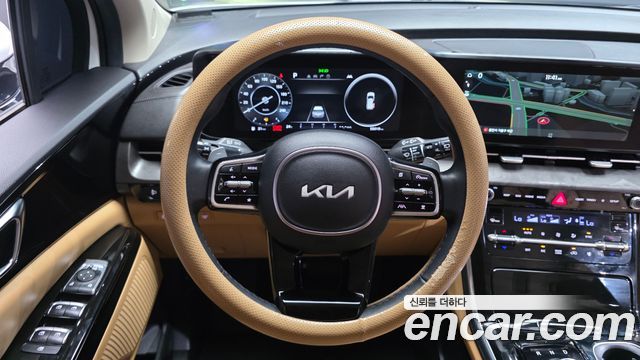 Kia Canival 2023 — photo 13