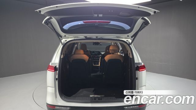 Kia Canival 2023 — photo 20