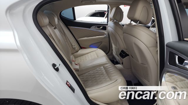 Genesis G70 2020 — photo 17