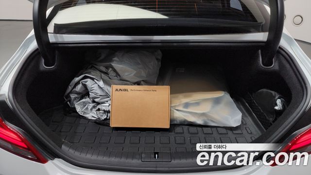 Genesis G70 2020 — photo 27