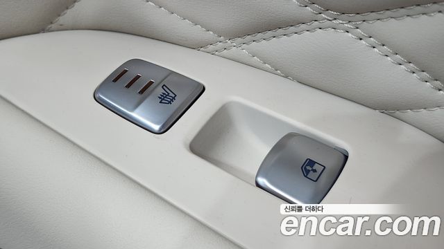Genesis G70 2020 — photo 31