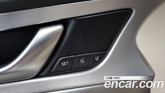 Genesis G70 2020 — photo 34