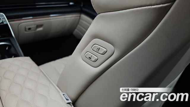Genesis GV80 2023 — photo 28