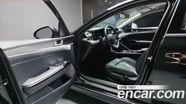 Kia K5 2023 — photo 10