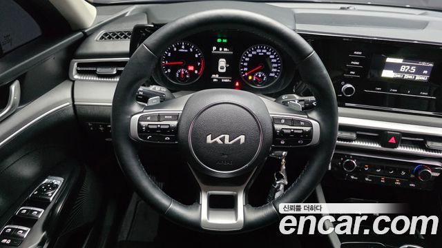 Kia K5 2023 — photo 13