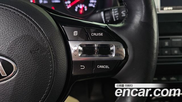 Kia K7 2017 — photo 14