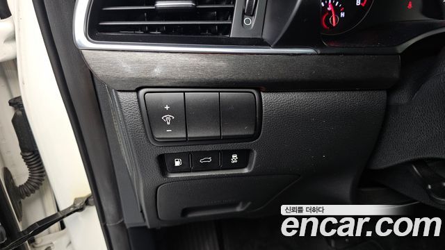 Kia K7 2017 — photo 15