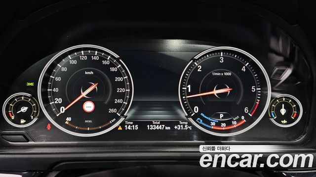 BMW 5-Series 2016 — photo 8