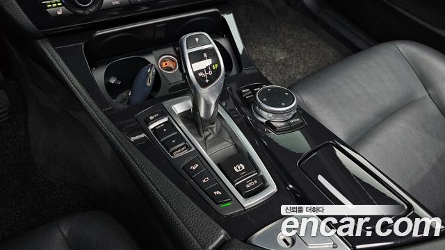BMW 5-Series 2016 — photo 9