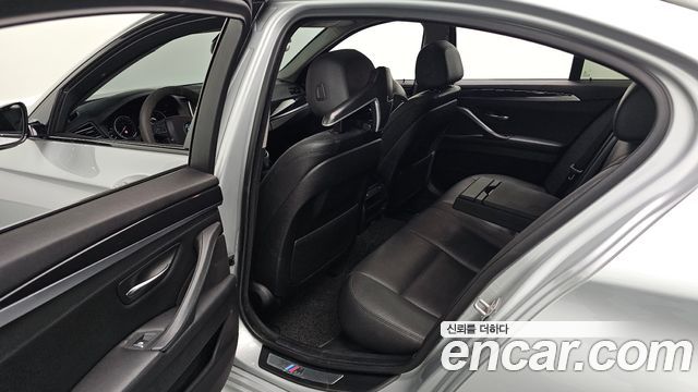 BMW 5-Series 2016 — photo 12