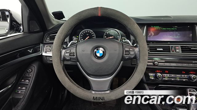 BMW 5-Series 2016 — photo 13
