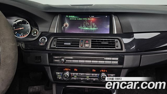 BMW 5-Series 2016 — photo 14