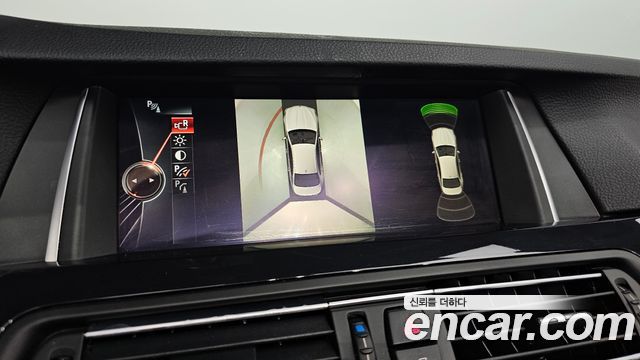 BMW 5-Series 2016 — photo 15